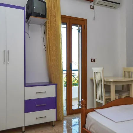 Studio In Ksamil * Борш